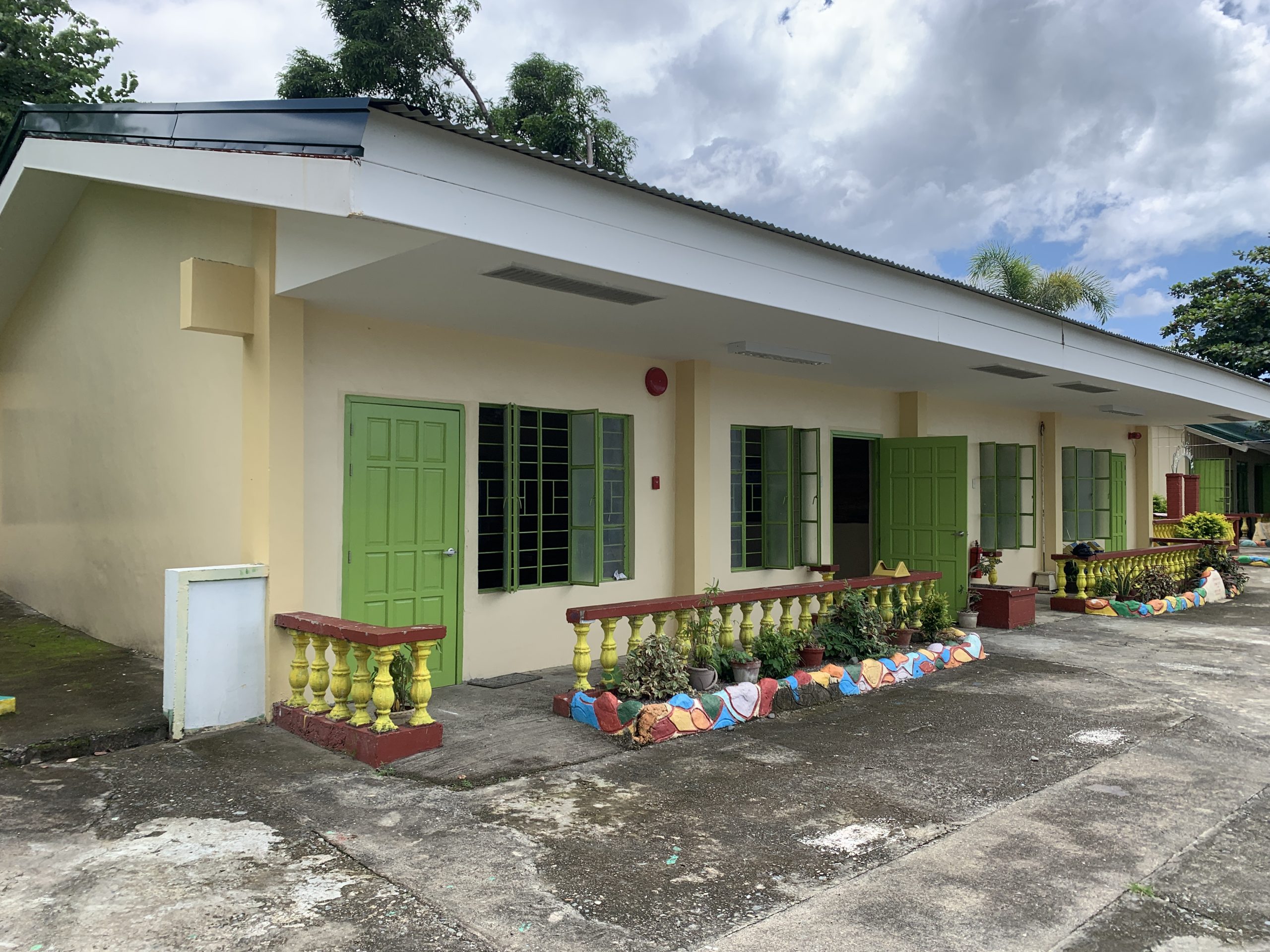 GRADE 4 CLASSROOM - OUTSIDE